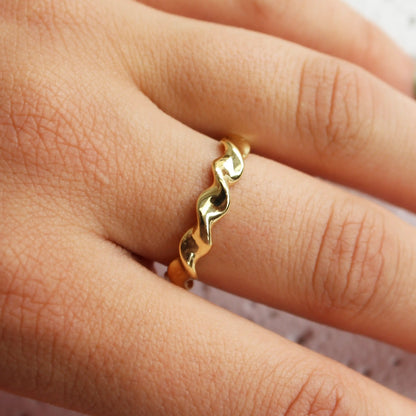 The Lola Ring